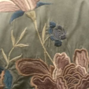 Monsoon Rarity ◇◇◇◇◇ Very vibrant silk color